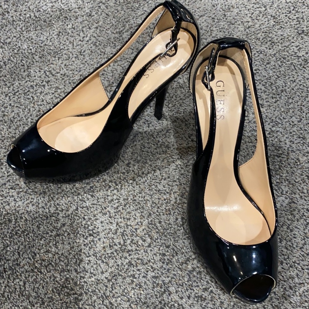 Guess black patent platform size 10